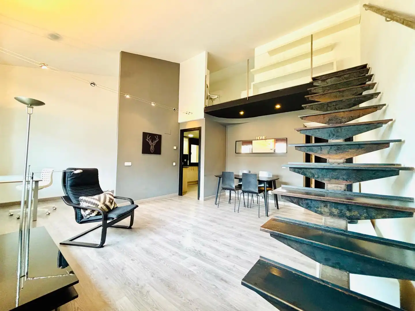 Living room of Duplexes for sale in Girona  with Air Conditioner, Heating and Parquet flooring