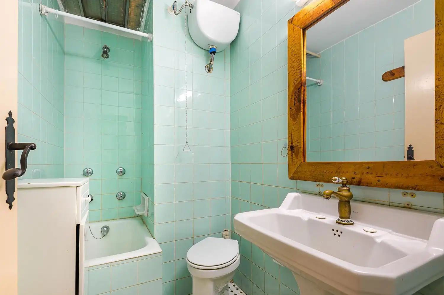 Badezimmer von Einfamilien-Reihenhaus zum Verkauf in Benidorm mit Klimaanlage, Terrasse und Abstellraum