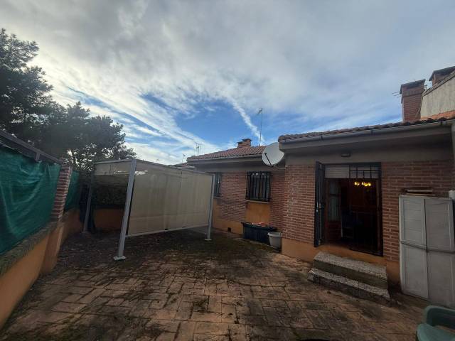 Casa-chalet en Alquiler en Barrio Valpinos en Sanchidrián