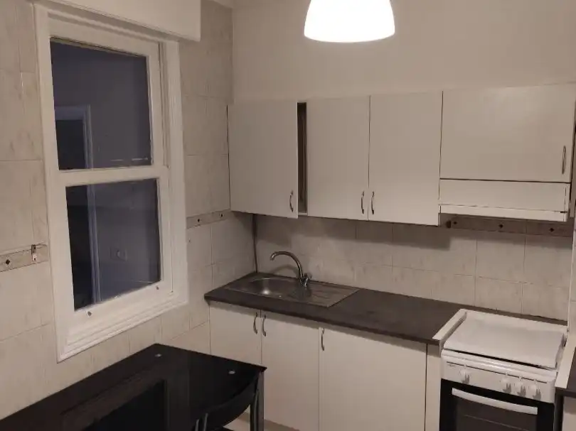 Cocina de Piso de alquiler en Vigo  con Calefacción, Parquet y Amueblado