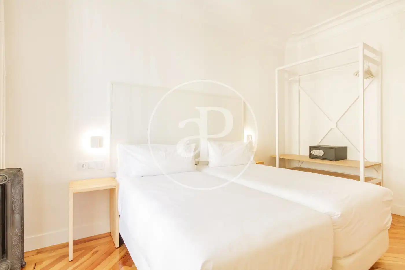 Schlafzimmer von Wohnung zur Miete in Madrid mit Klimaanlage, Heizung und Möbliert