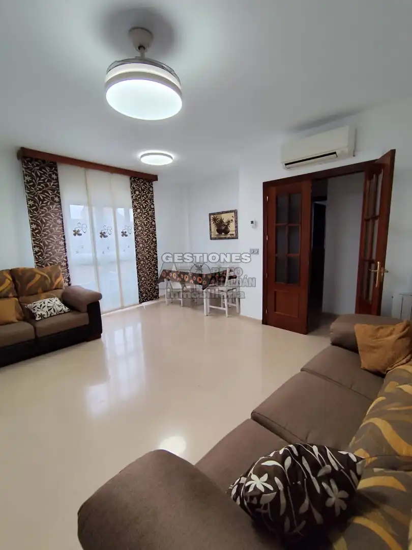 Flat for rent in Calle Minerva, Avda. Federico Garcia Lorca - Nueva Estación Autobuses