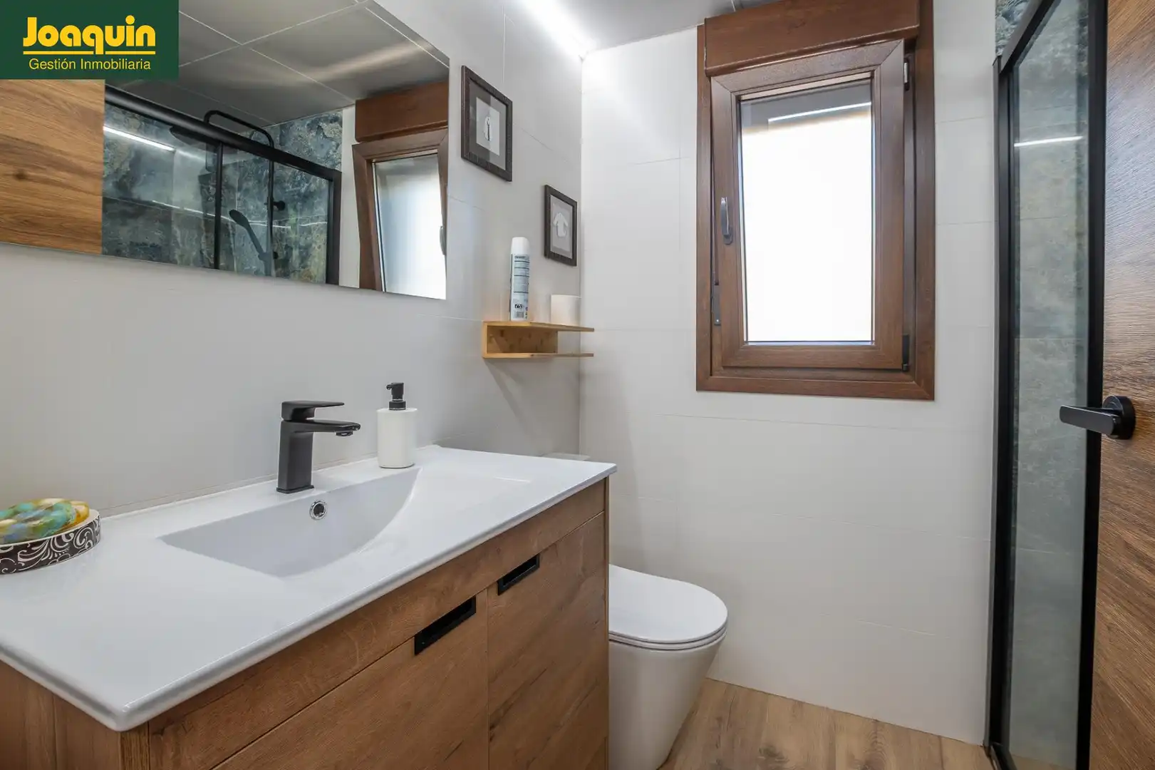 Bathroom of Houses for sale in Córdoba  with Air Conditioner, Terrace and Storage room