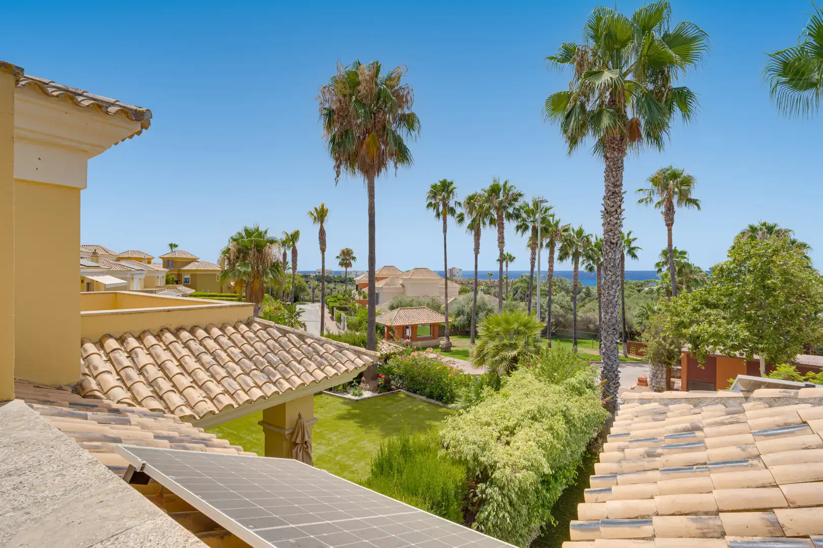 House with terrace for sale in Elviria - Cabopino, imagen 3
