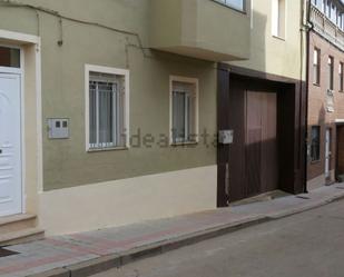 Exterior view of House or chalet for sale in Paredes de Nava  with Terrace and Balcony