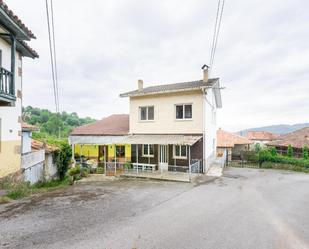 Vista exterior de Casa o xalet en venda en Oviedo  amb Calefacció i Terrassa