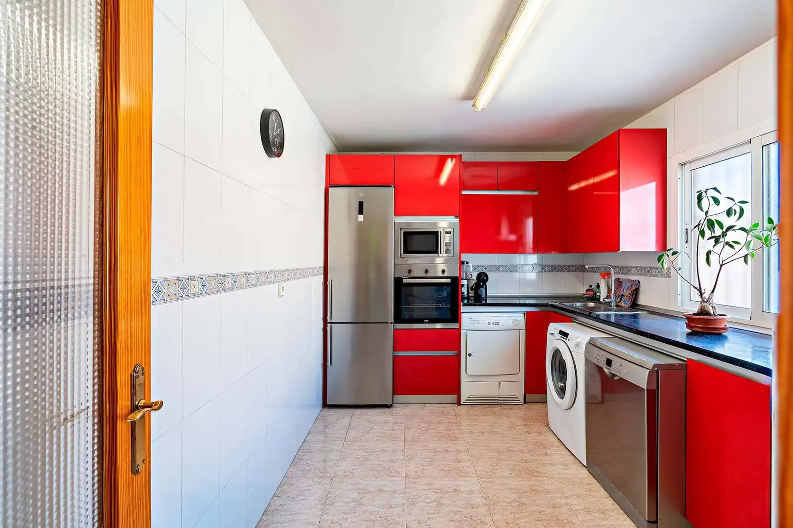 Cuina de Casa adosada en venda en Roquetas de Mar amb Terrassa