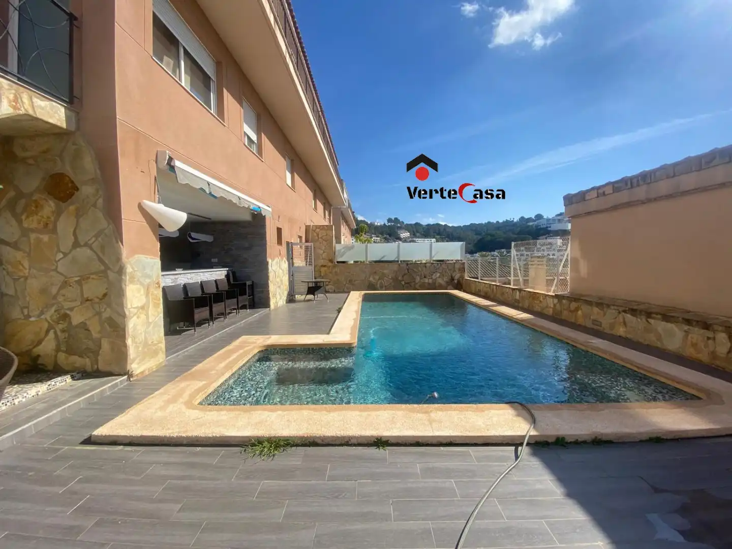 Schwimmbecken von Haus oder Chalet zum Verkauf in Alzira mit Klimaanlage, Heizung und Parkett