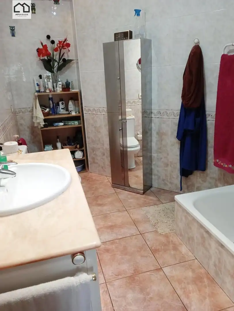 Bathroom of Houses for rent in La Font de la Figuera  with Air Conditioner, Terrace and Furnished