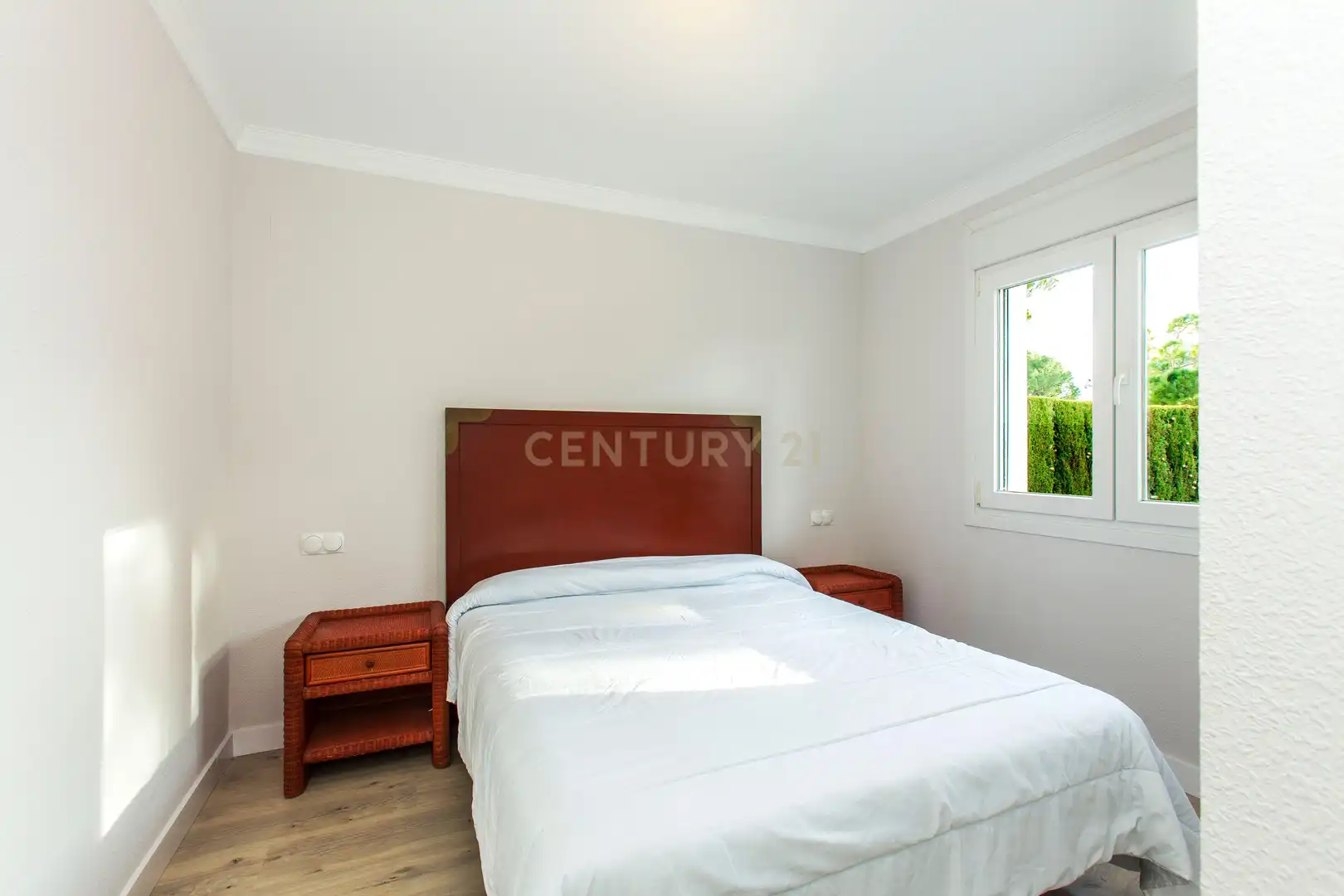 Schlafzimmer von Einfamilien-Reihenhaus zum Verkauf in Oliva mit Klimaanlage, Privatgarten und Ofen
