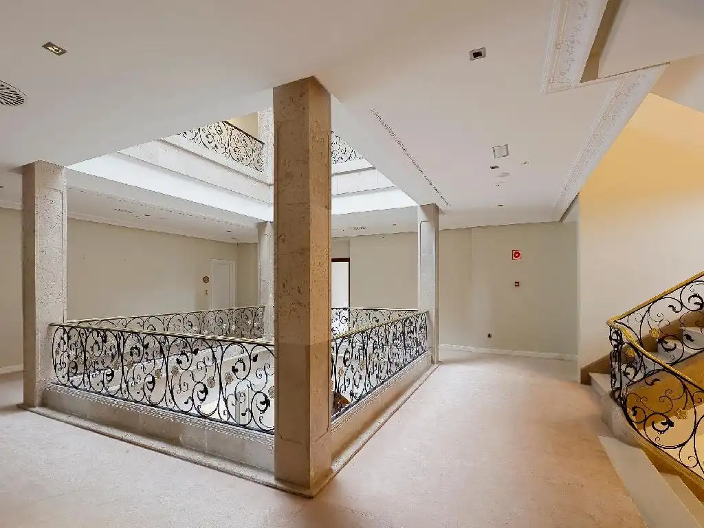Edificio en venta en Oviedo 