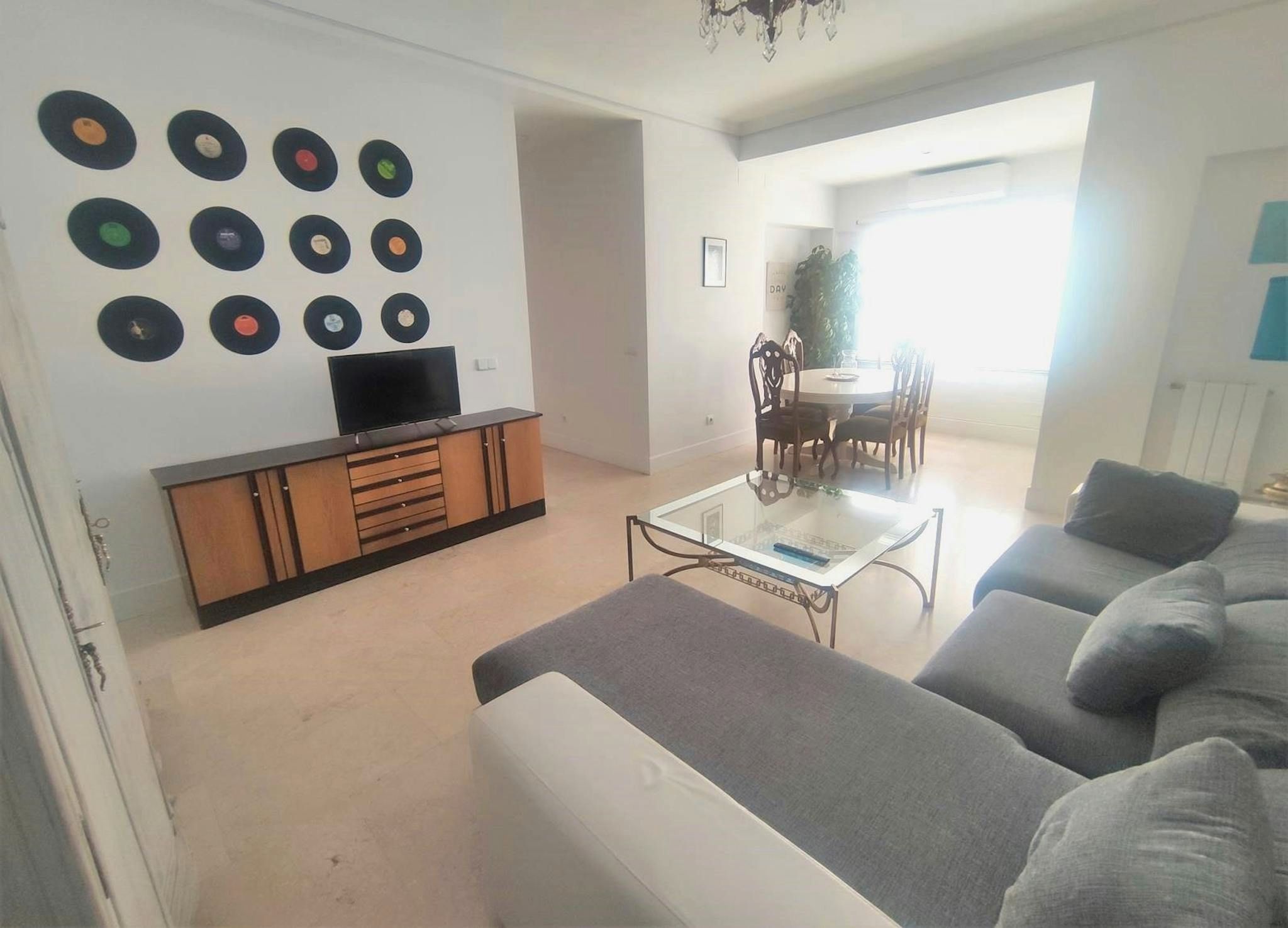 Living room of Flat for rent in  Madrid Capital  with Air Conditioner, Heating and Furnished