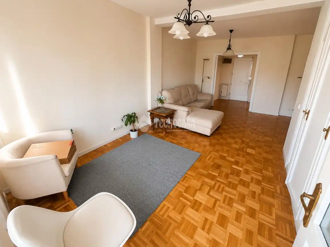 Sala de estar de Piso en venta en Madrid con Calefacción, Terraza y Trastero