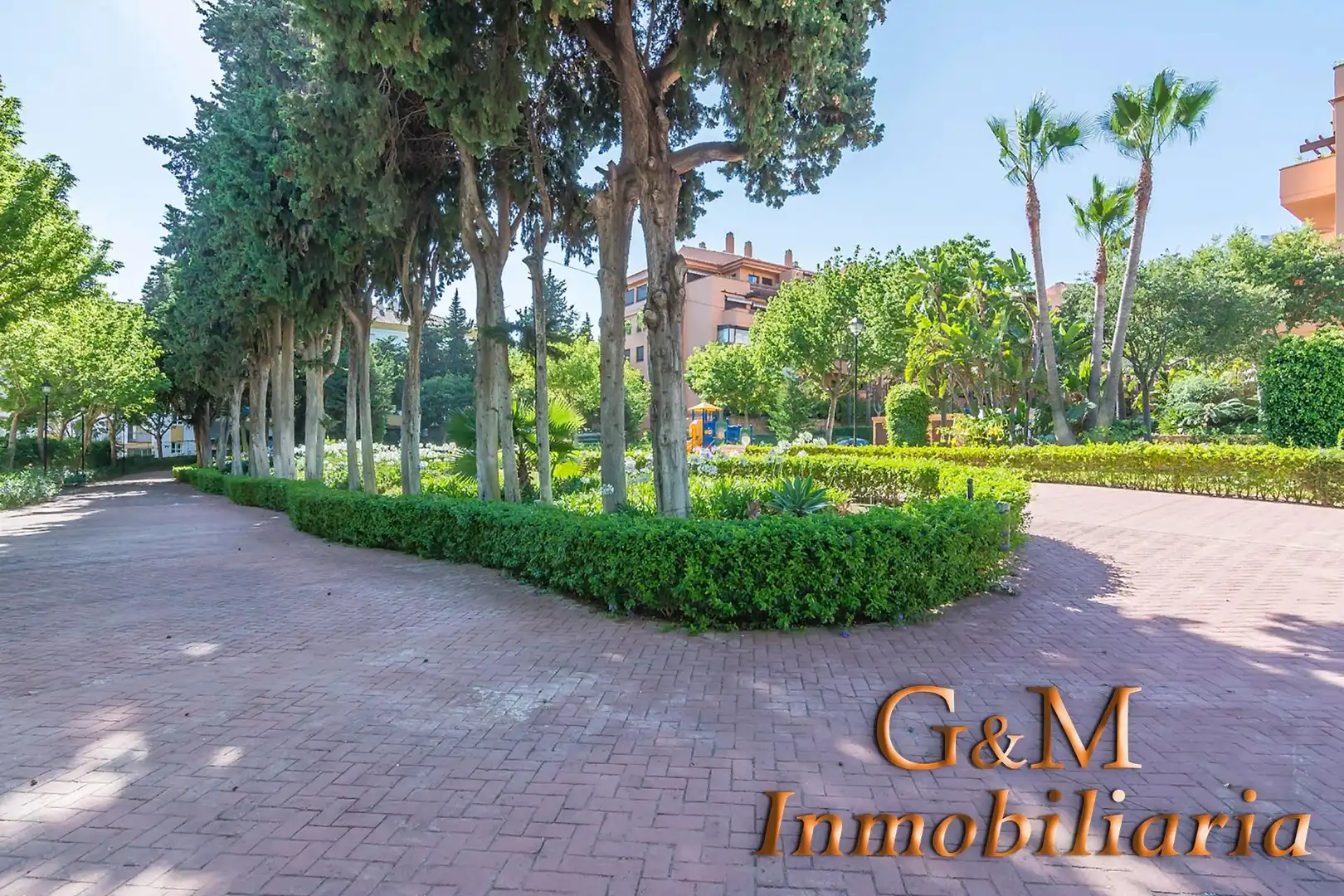 Jardí de Pis en venda en Marbella amb Aire condicionat, Calefacció i Jardí privat