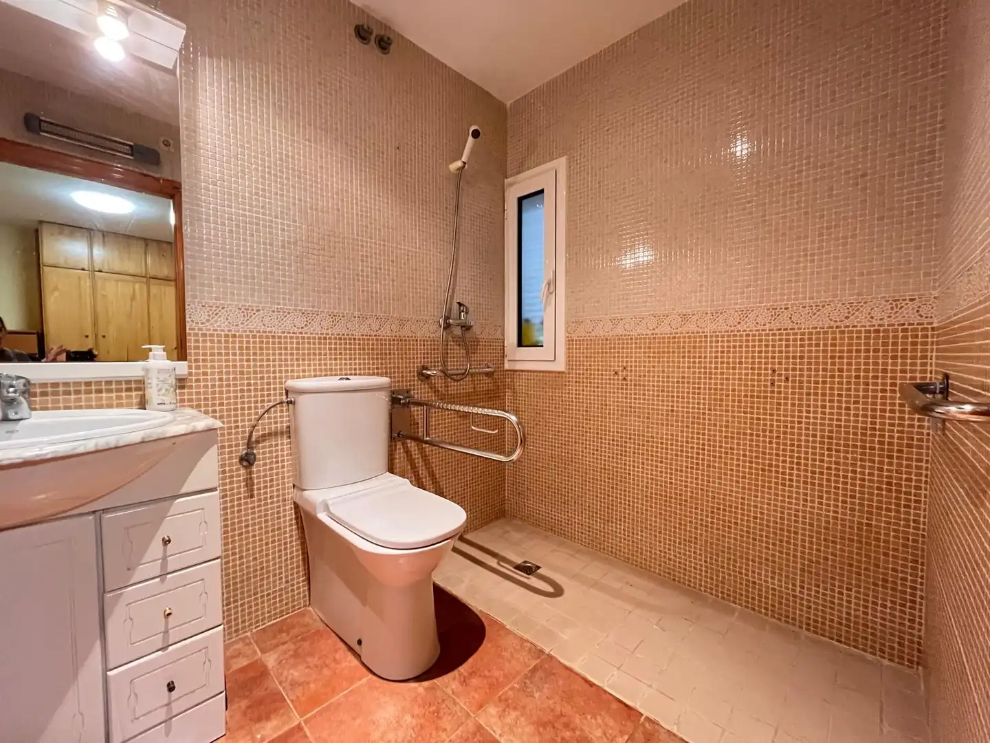 Baño de Casa o chalet en venta en Vilanova i la Geltrú con Calefacción, Terraza y Piscina