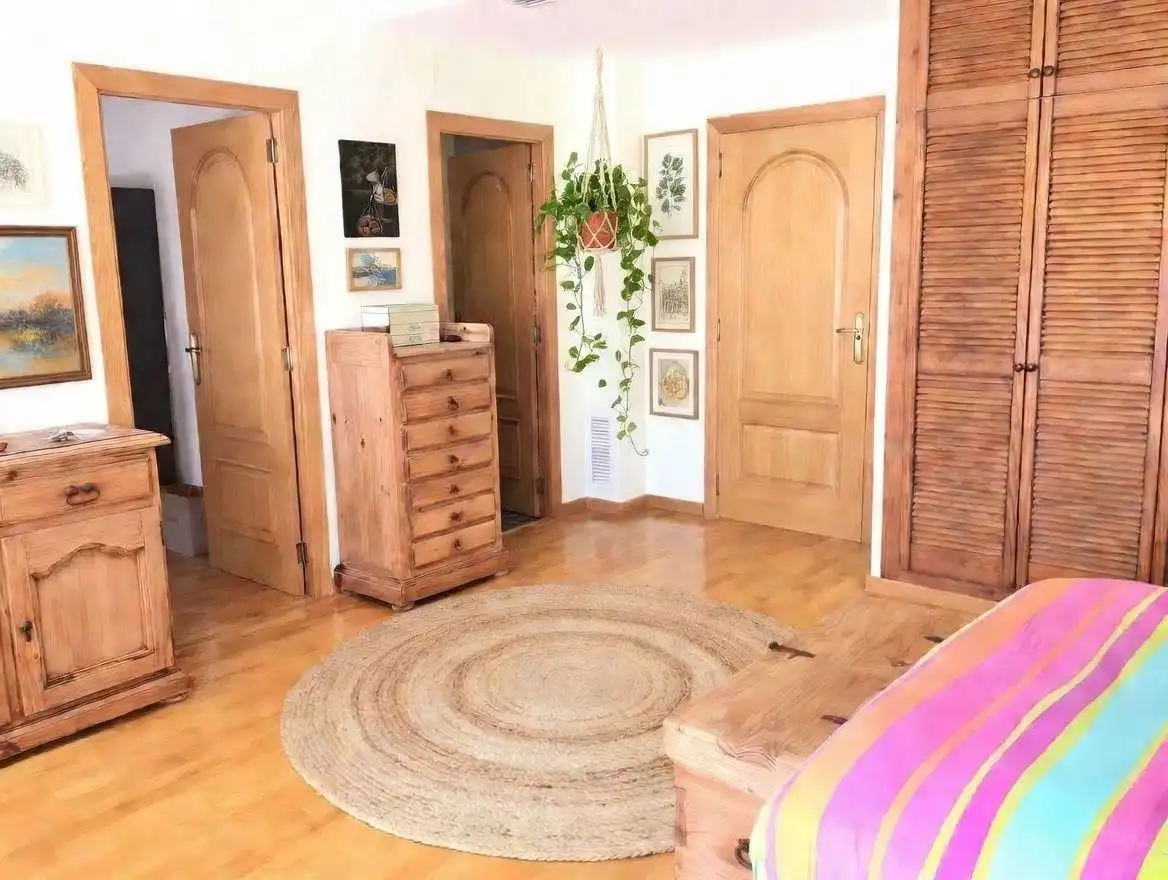 Bedroom of Attic for sale in Silla  with Air Conditioner, Heating and Parquet flooring