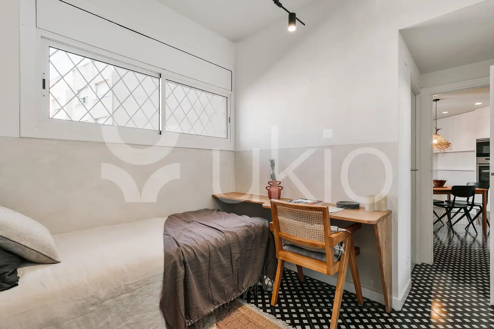 Dormitori de Apartament de lloguer en Barcelona amb Aire condicionat, Calefacció i Moblat