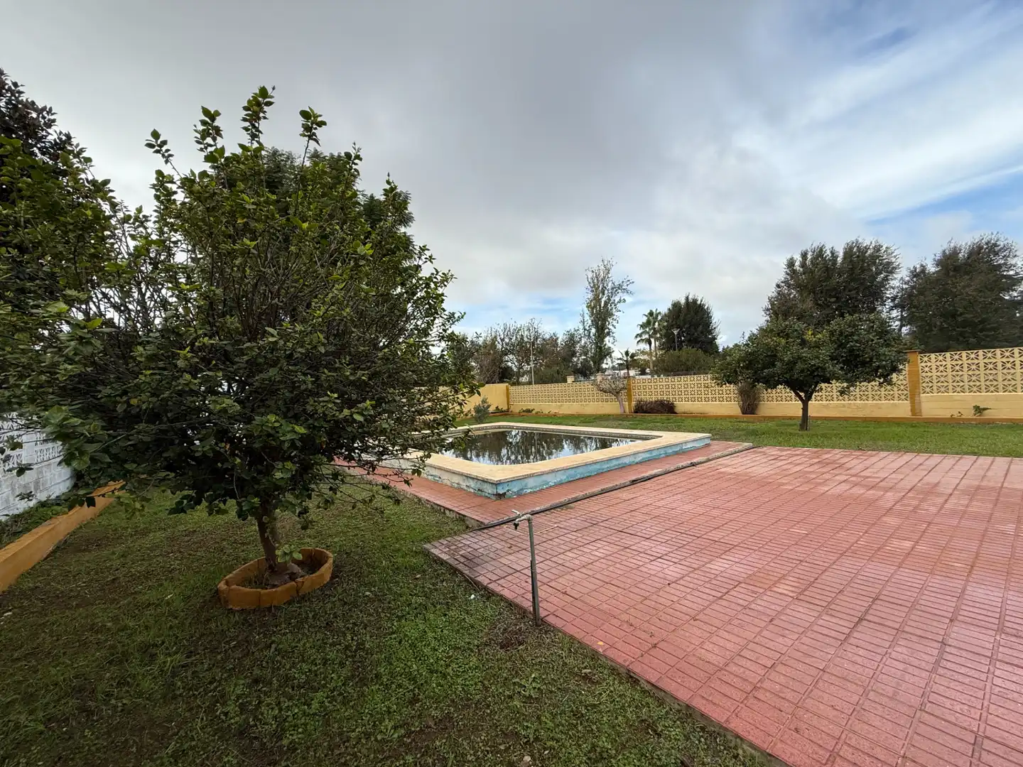 Piscina de Casa o xalet en venda en Alcalá de Guadaira amb Aire condicionat, Calefacció i Jardí privat