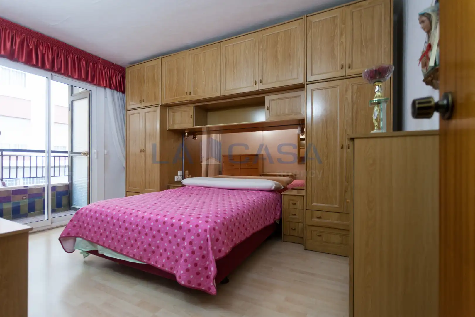 Schlafzimmer von Wohnung zum Verkauf in L'Hospitalet de Llobregat mit Balkon