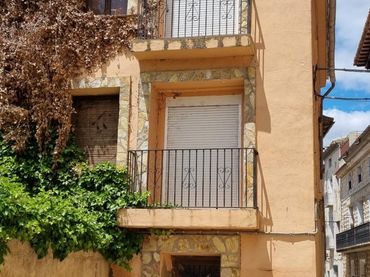 Maison rustique à vendre à Burbáguena