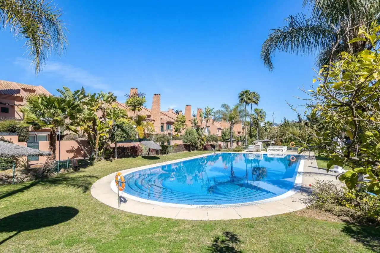 Casa adosada en venda a Bahía de Marbella
