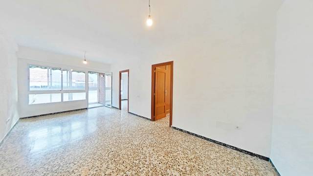 Piso en Alquiler en Carolinas Bajas