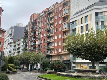 Pis amb ascensor en venda a San Claudio - La Chantría