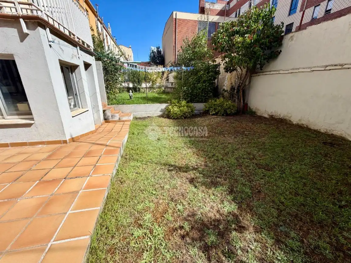 Jardí de Pis en venda en León Capital 