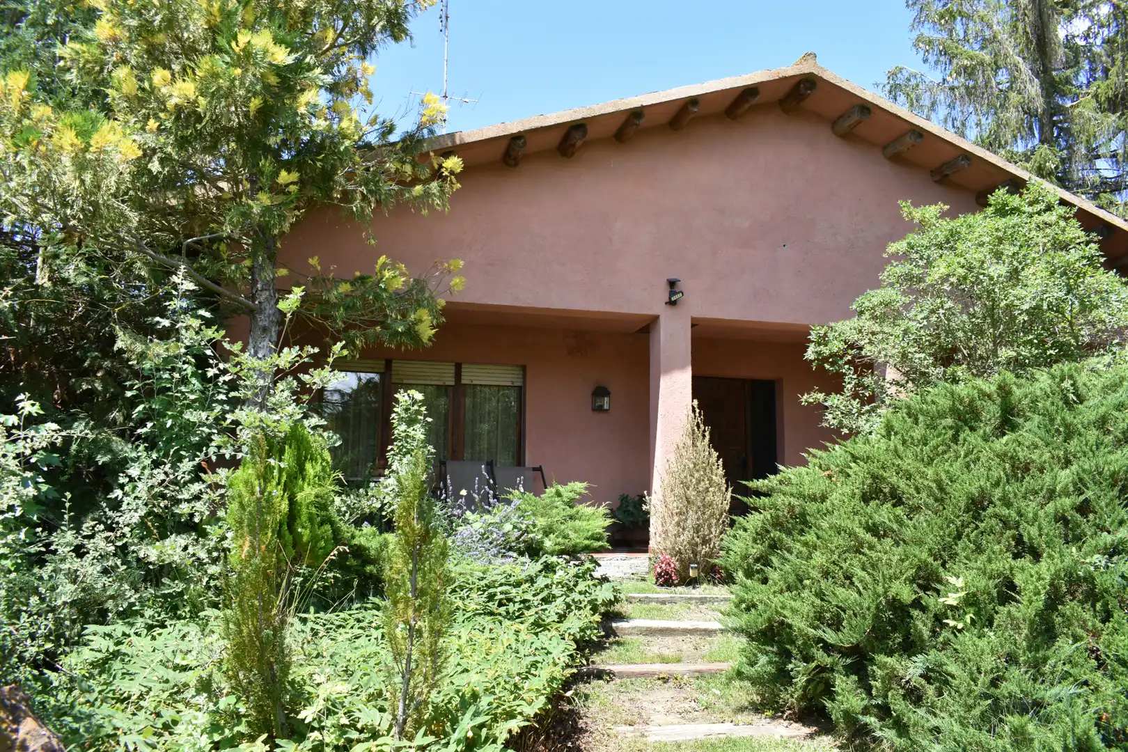 Vista exterior de Casa o xalet en venda en Prades amb Calefacció, Jardí privat i Terrassa