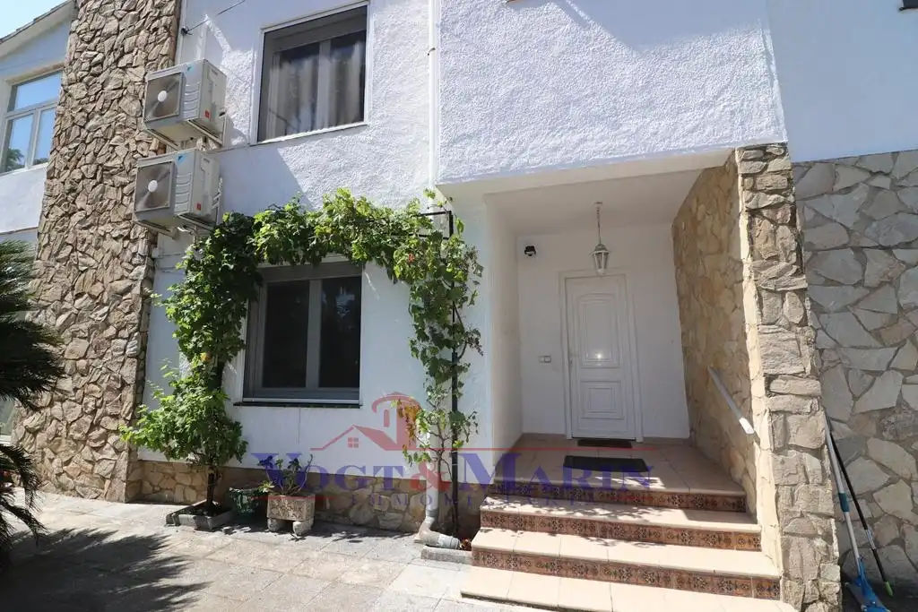 Casa con terraza en venta en Carrer Montgrí, imagen 40