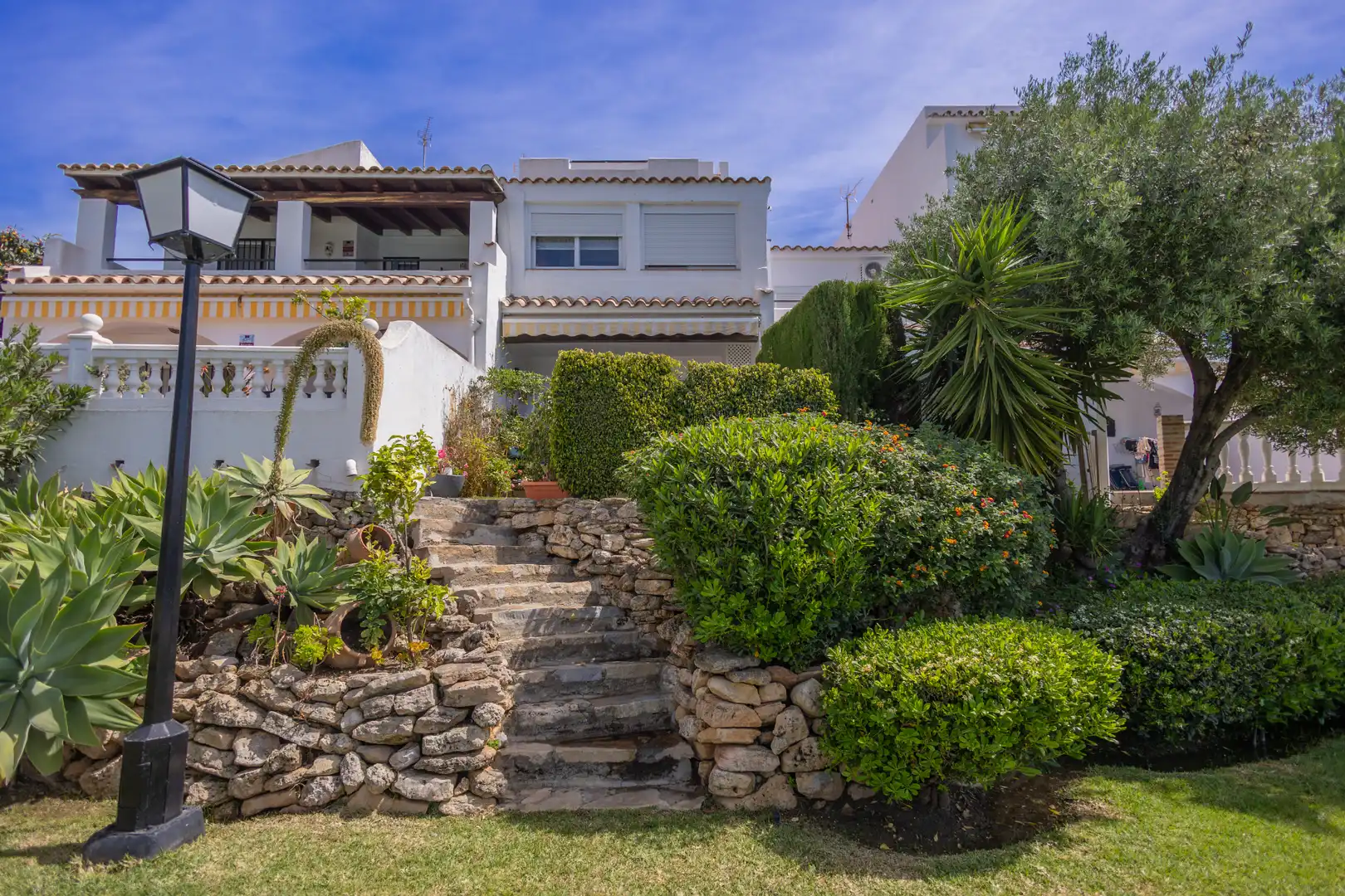 Jardín de Casa adosada en venta en Estepona con Aire acondicionado, Jardín privado y Terraza