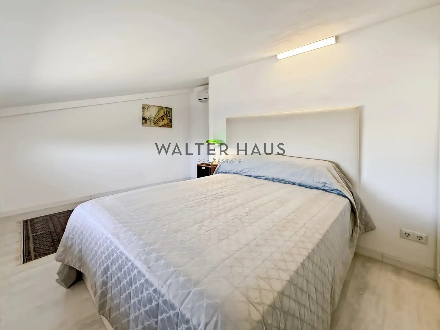 Habitación de Dúplex en venta en Barcelona con Aire acondicionado y Amueblado