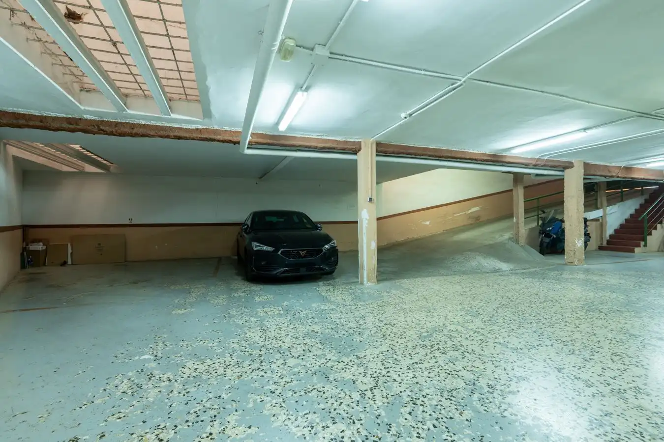 Aparcament de Pis en venda en Sant Boi de Llobregat amb Aire condicionat, Calefacció i Terrassa