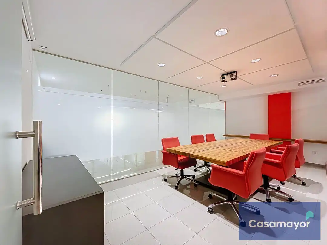 Oficina con ascensor en venta en Avenida Alfonso El Sabio