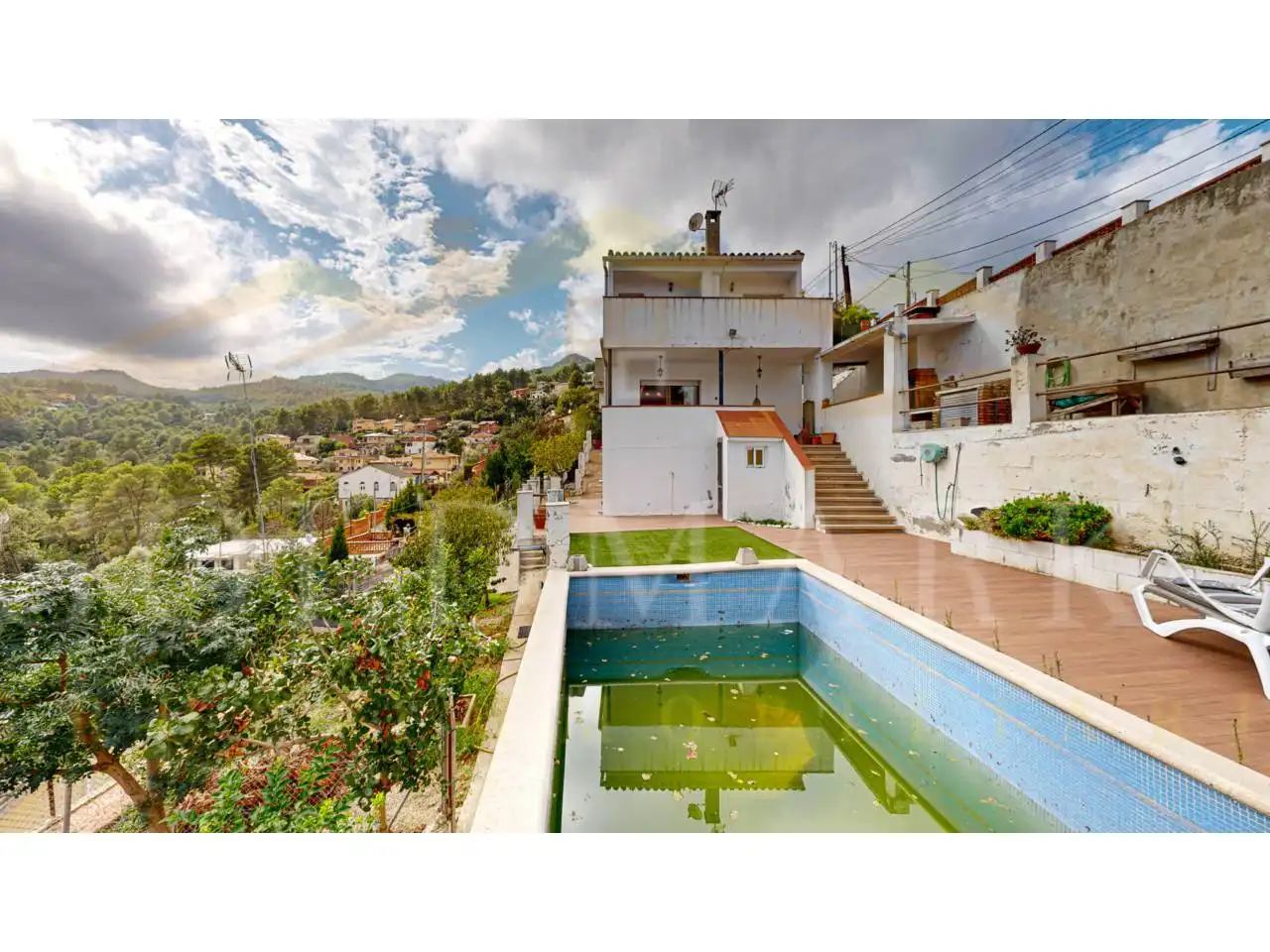 Vista exterior de Casa o chalet en venta en Corbera de Llobregat con Aire acondicionado, Calefacción y Jardín privado