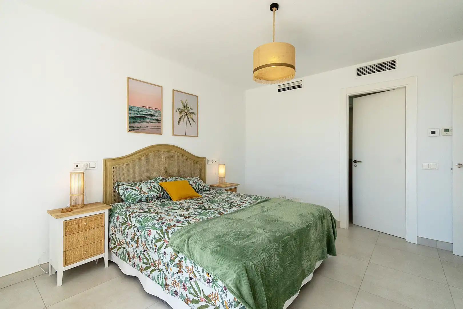 Dormitori de Àtic de lloguer en Marbella amb Aire condicionat, Terrassa i Piscina