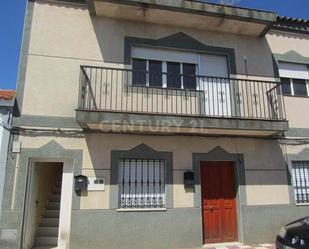 Vista exterior de Casa o xalet en venda en La Garrovilla  amb Terrassa