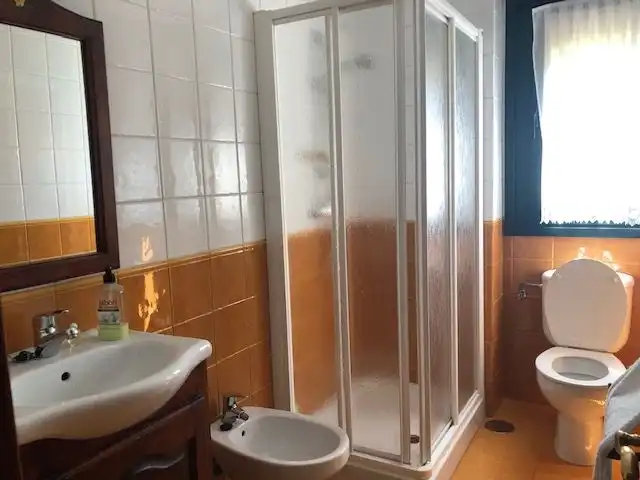 Baño de Casa o chalet en venta en Llanera con Calefacción, Jardín privado y Parquet