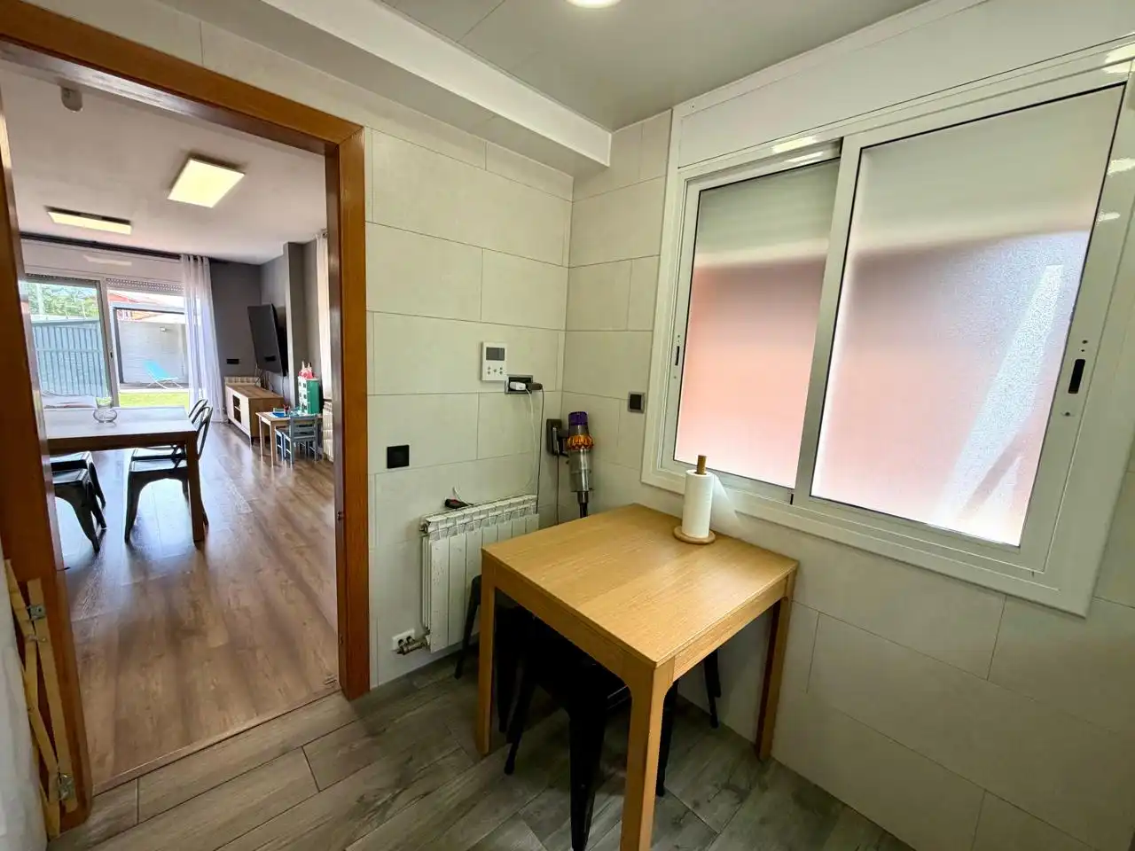 Habitación de Casa adosada en venta en Montcada i Reixac con Aire acondicionado, Calefacción y Jardín privado