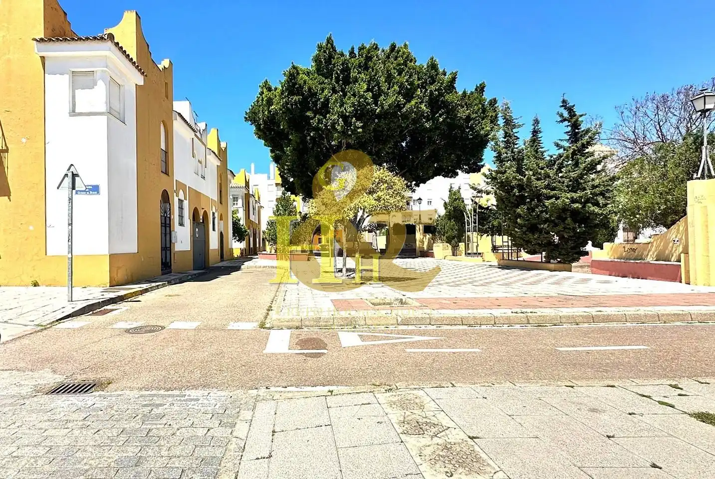 Exterior view of Detached homes for sale in Sanlúcar de Barrameda  with Air Conditioner, Terrace and Storage room