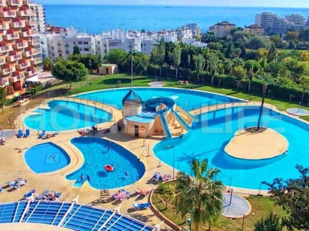 Piscina de Estudi en venda en Benalmádena amb Jardí privat, Terrassa i Piscina comunitària
