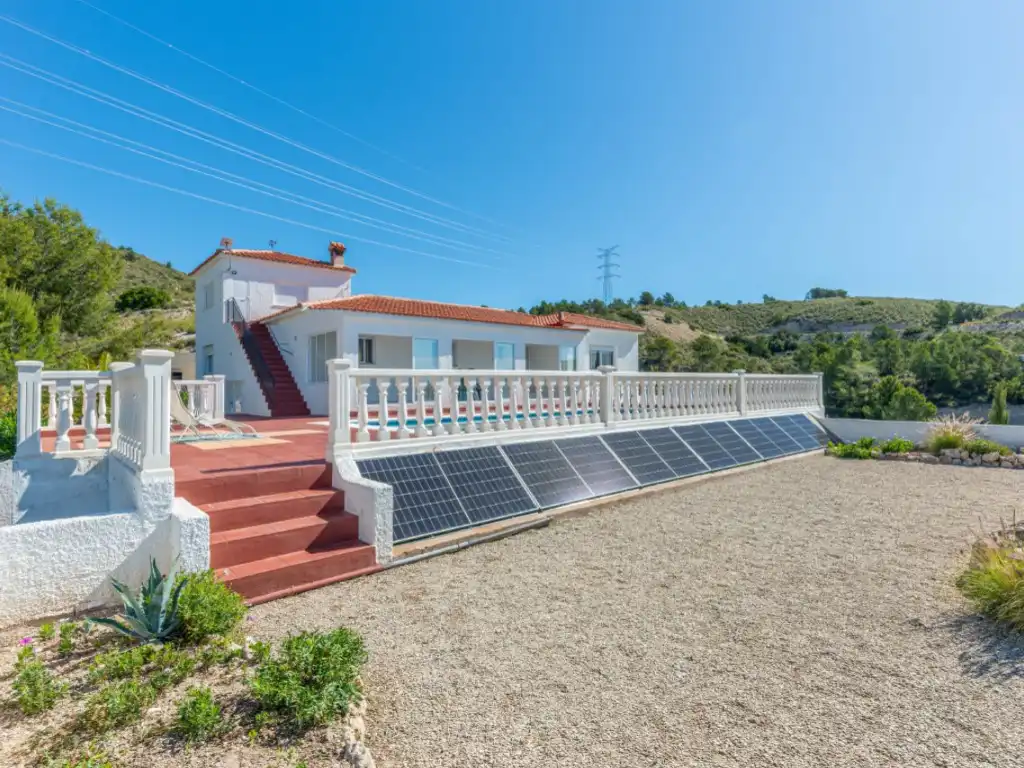 Vista exterior de Casa o xalet en venda en Aigües amb Terrassa, Piscina i Forn