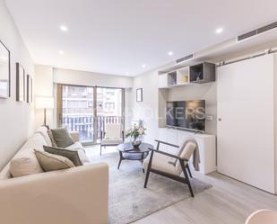 Sala d'estar de Apartament en venda en  Madrid Capital amb Aire condicionat, Calefacció i Balcó