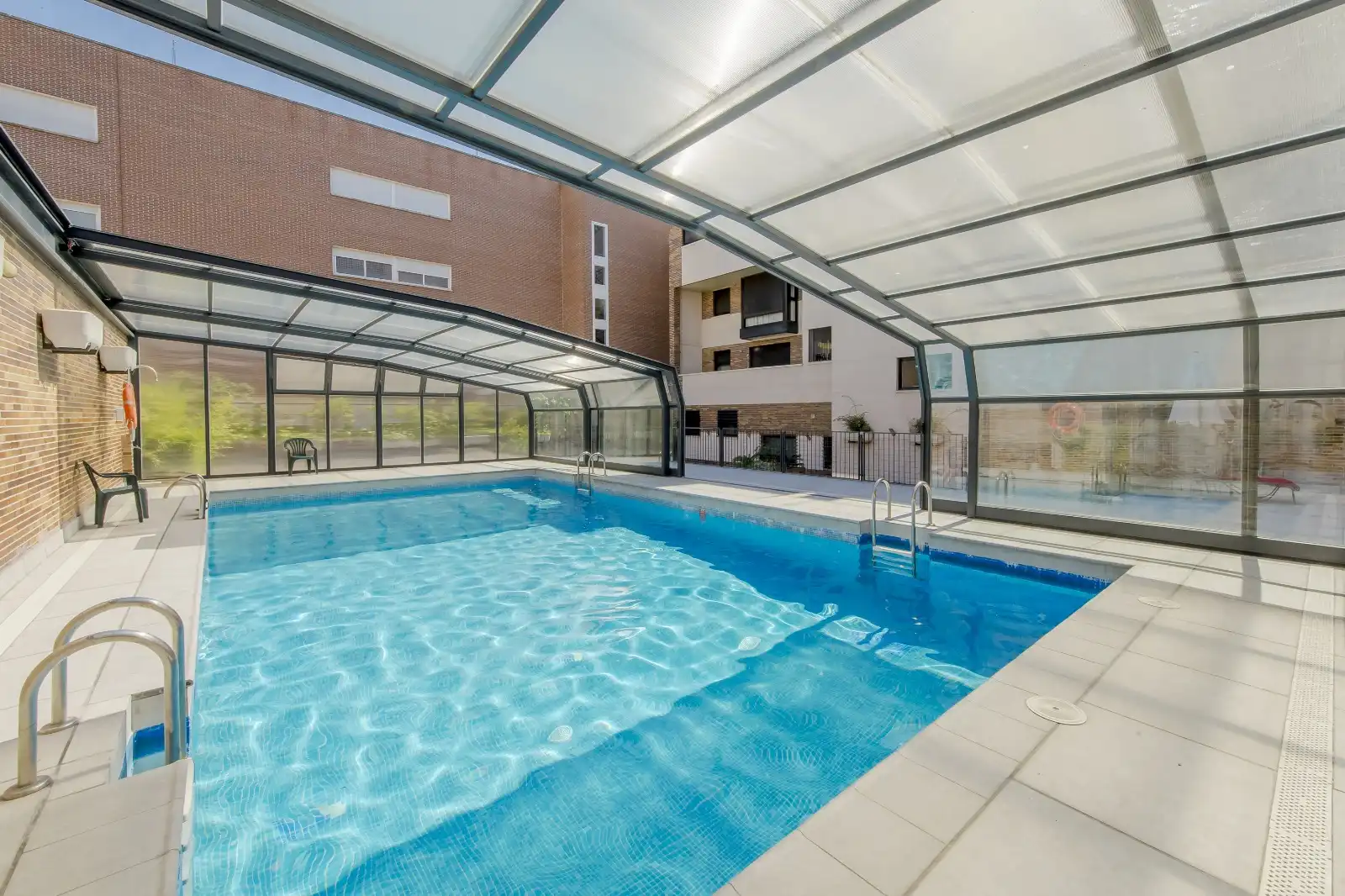 Swimming pool of Flat for rent in Madrid  with Air Conditioner, Heating and Storage room