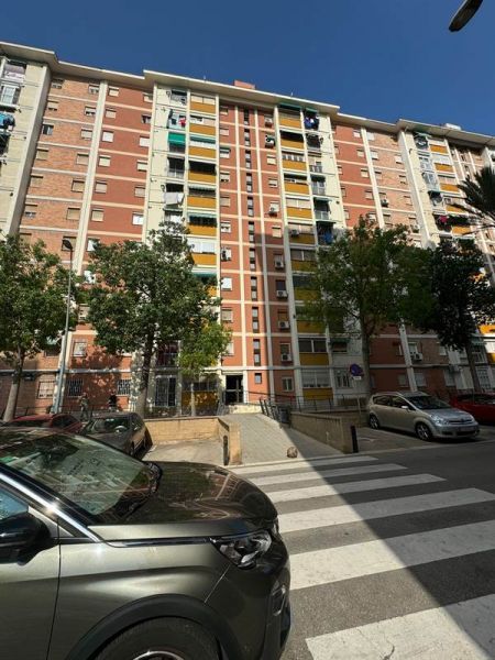 Vista exterior de Apartamento en venta en Cornellà de Llobregat