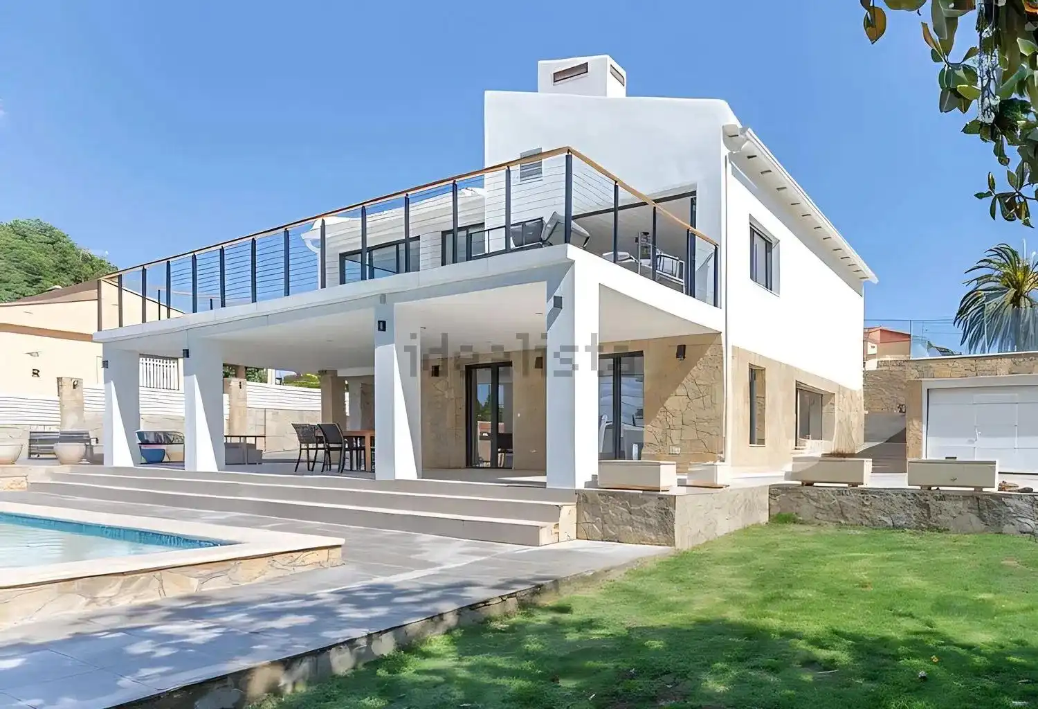 Vista exterior de Casa o xalet en venda en L'Eliana amb Jardí privat, Terrassa i Piscina