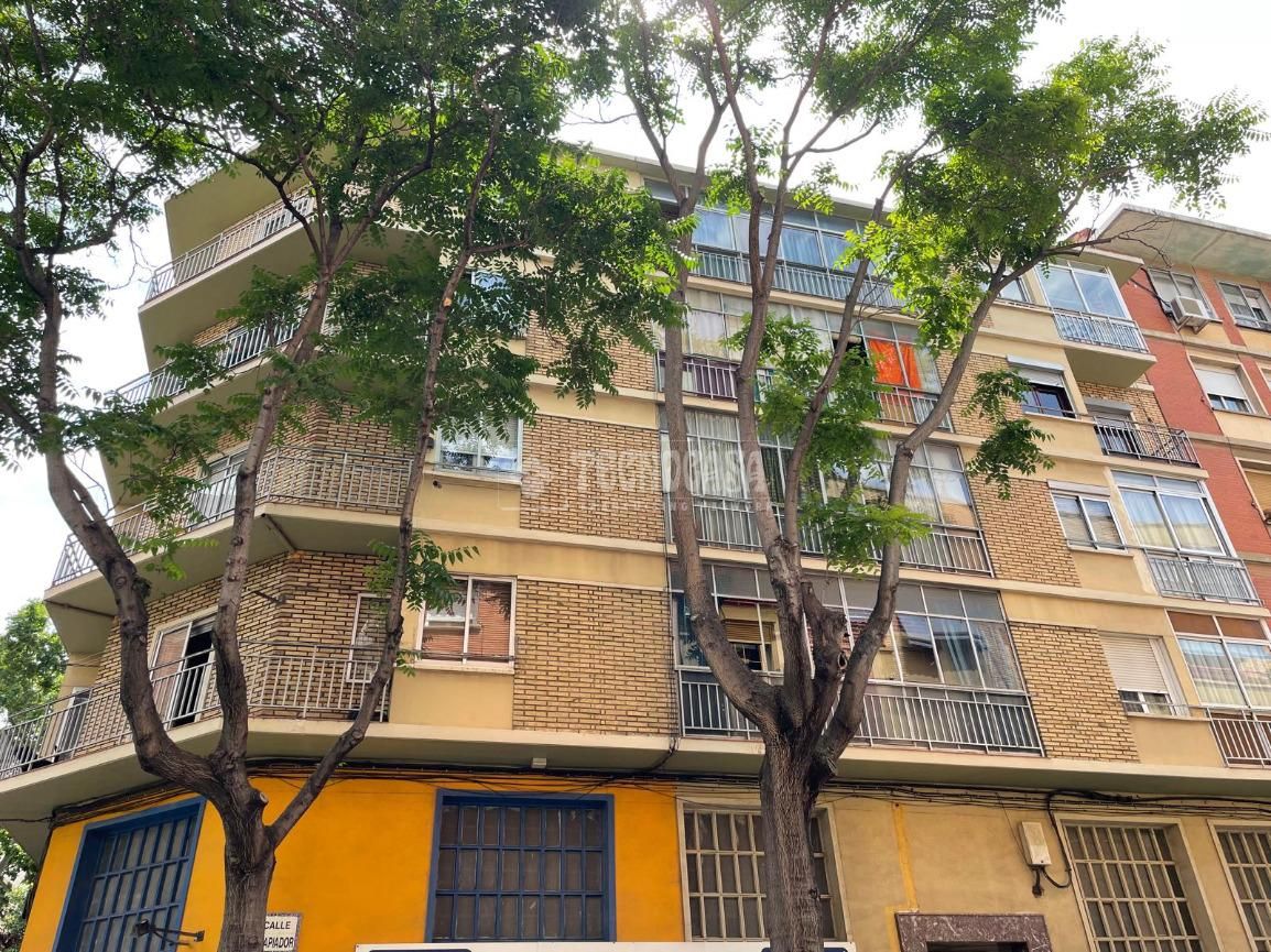 Vista exterior de Pis en venda en  Zaragoza Capital amb Calefacció i Balcó