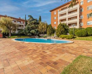 Piscina de Pis de lloguer en Sant Cugat del Vallès amb Terrassa i Balcó