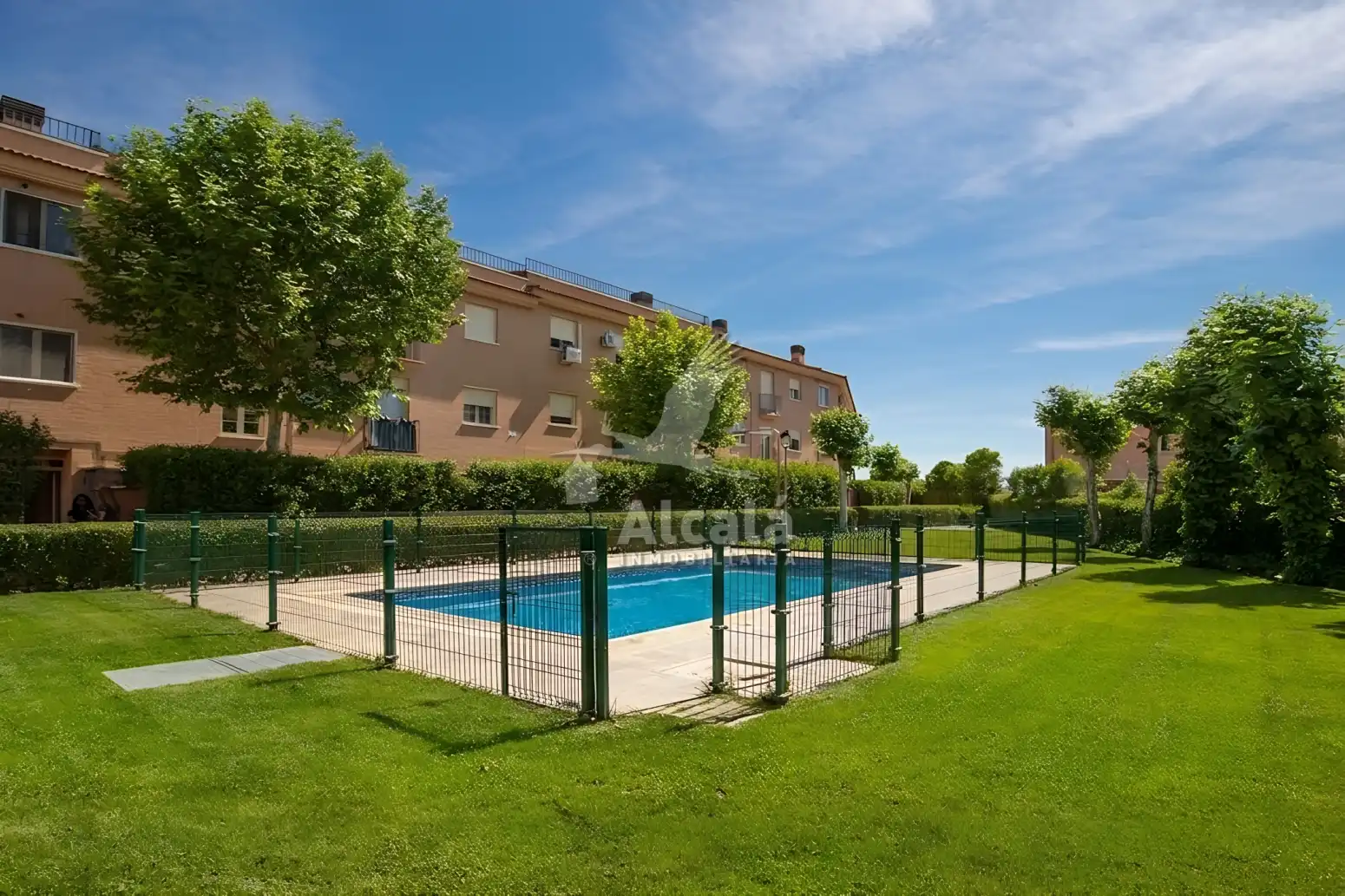Piscina de Oficina en venta en Villamiel de Toledo con Calefacción