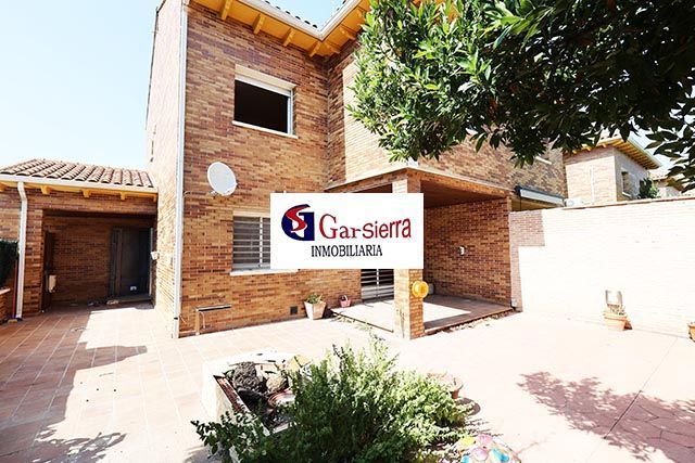Exterior view of House or chalet for sale in Seseña  with Heating, Private garden and Terrace